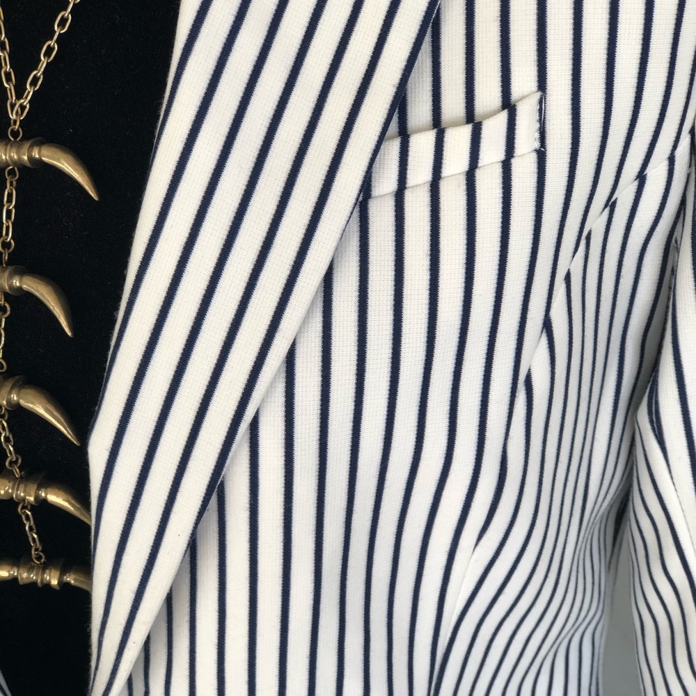 Blazer - Picture 2 of 2